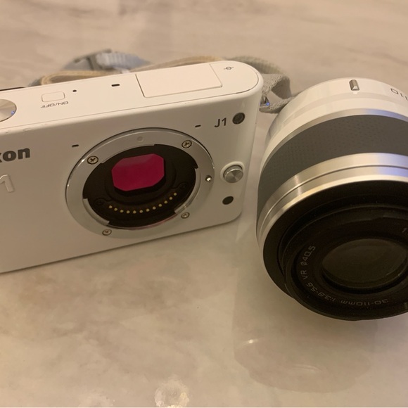 Nikon 1 J1 with Nikon 30-110mm f/3.8-5.6 VR Kit - Picture 5 of 9